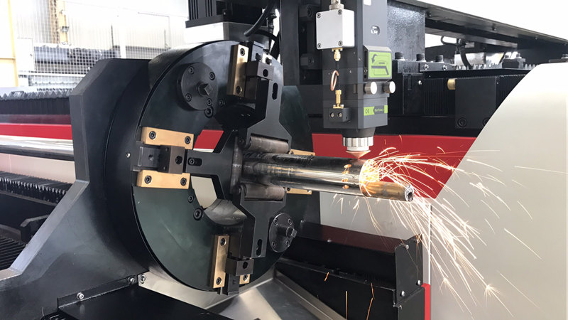 1500W laserski stroj za rezanje cevi za prodajo cevnih cevi in 1,5KW kovinski rezalnik