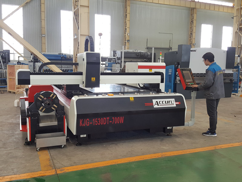 1500W laserski stroj za rezanje cevi za prodajo cevnih cevi in 1,5KW kovinski rezalnik