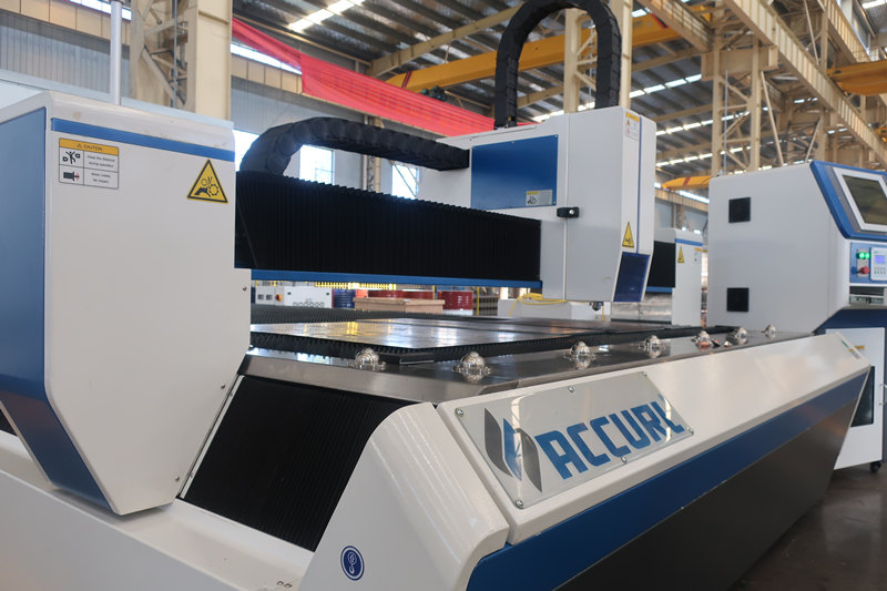 ACCURL Proizvajalec 1000W Fiber CNC laserski rezalni stroj z IPG 1KW