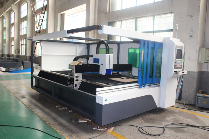 Stroj za lasersko rezanje vlaken iz lahkih kovin IPG 1000W
